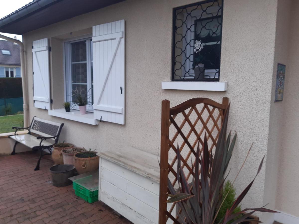 Tulipe24 Acomodação com café da manhã Savigne-l'Eveque Exterior foto